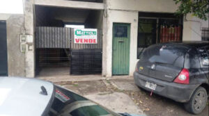 Lote con deptos o locales en Venta